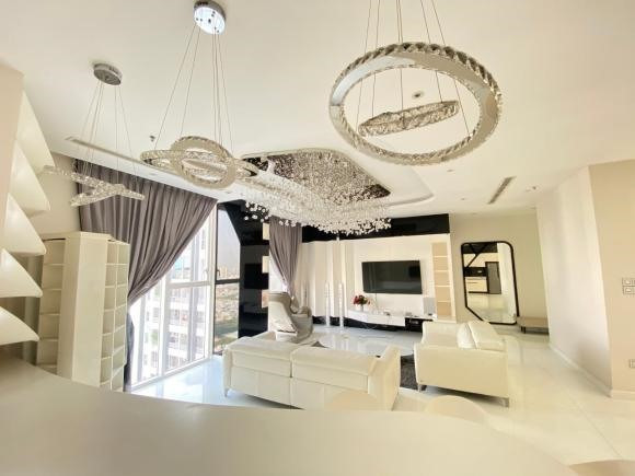 Ngoài căn biệt thự 700m2 ở quận 9, Ngọc Trinh òn có một căn penthouse tại quận 7, TPHCM có thiết kế sang chảnh không kém. Ảnh: Lao động