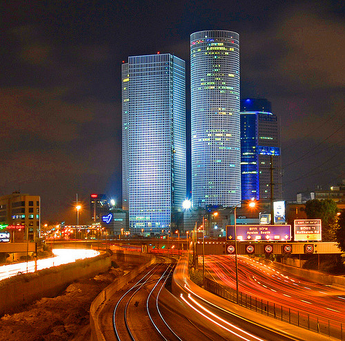 Tel Aviv cũng được biết đến như thành phố trẻ năng động trong việc thu hút startup và nhà đầu tư. Ảnh: Israellycool.
