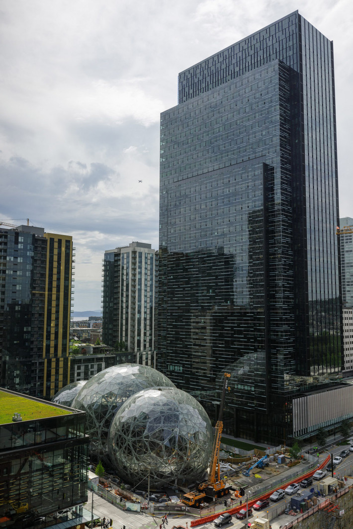 Mới đây, Amazon vừa mở cửa văn phòng có tên Spheres tại Seattle (Mỹ).