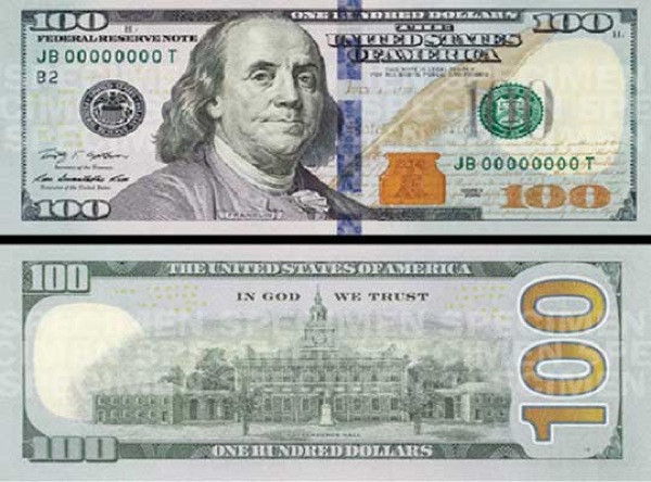 Đồng 100 USD phát hành năm 2010 sử dụng công nghệ in nổi đặc biệt cùng hiệu ứng đổi màu trên nền họa tiết phức tạp nên rất khó làm giả. Ảnh: Rediff.