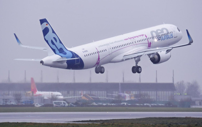 Airbus A321LR có thể bay liên tục 7.400 km. Ảnh: Reuters.