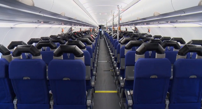 Nhờ thiết kế mới, máy bay Airbus A321LR có thể chở tới 240 hành khách. Ảnh: Airbus.