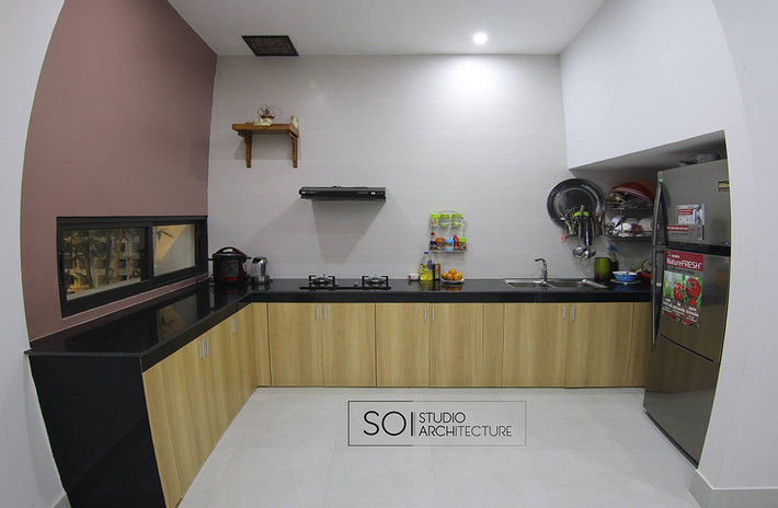 Nhà bếp nhỏ gọn và hiện đại.