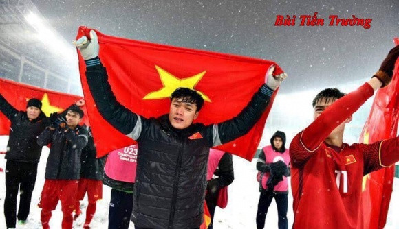 Bùi Tiến Dũng khi mắt híp. Vậy các ngôi sao trong showbiz sẽ ra sao khi sở hữu đôi mắt híp giống cầu thủ Xuân Trường?