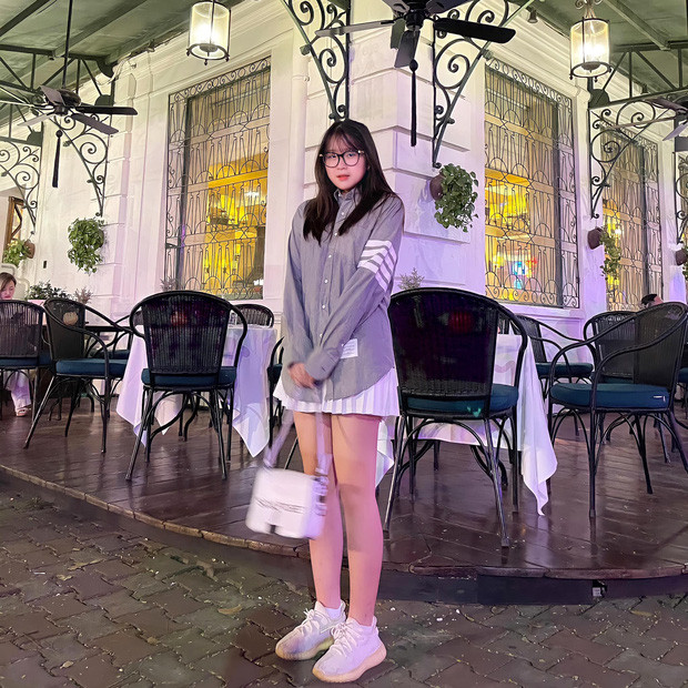 Châu Anh yêu thích hàng hiệu và cũng khiến nhiều người ngưỡng mộ bởi khả năng tự lập, cân bằng giữa kinh doanh và việc học. Ảnh: Pháp luật & bạn đọc.