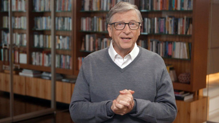 Về vấn đề tiền bạc, Bill Gates cho rằng: "Khi bạn có tiền trong tay, chỉ có bạn quên mất mình là ai. Nhưng... khi bạn không có đồng nào, cả thế giới sẽ quên đi bạn là ai. Đó là cuộc sống"!