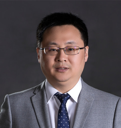 Zhu Tao - đồng sáng lập và phụ trách chính về khoa học tại CanSino Biologics (1,3 tỉ USD). Zhu chịu trách nhiệm chính trong việc nghiên cứu vaccine. Ông tốt nghiệp Đại học Pittsburgh với bằng tiến sĩ kỹ thuật hóa học năm 2003.