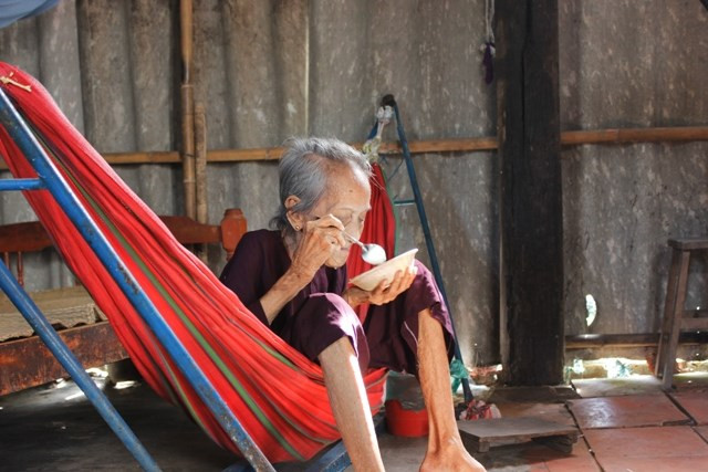 Để có sức khỏe và tuổi thọ cao, cụ Trù luôn ăn uống đúng giờ, chừng mực.