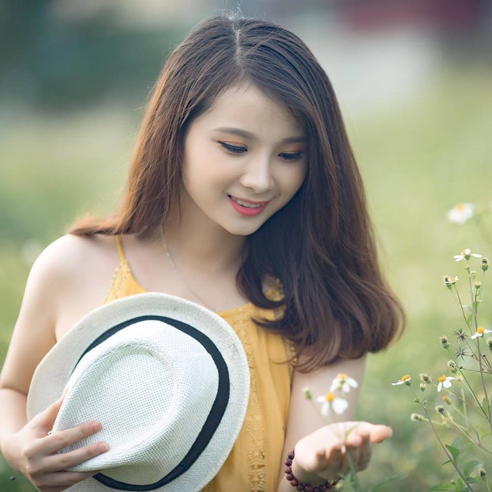 Trên trang cá nhân, Linh Trang thường xuyên chia sẻ hình ảnh cô bạn đi du lịch khám phá ở nhiều vùng đất khác nhau.