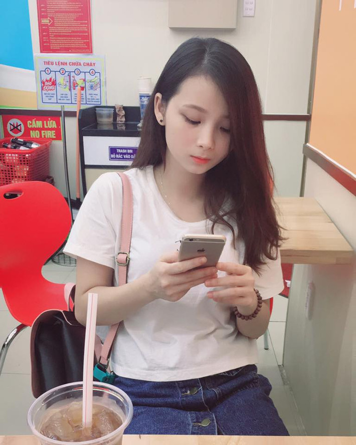 Dân mạng bị hút hồn bởi vẻ trong trẻo, đáng yêu của Linh Trang.
