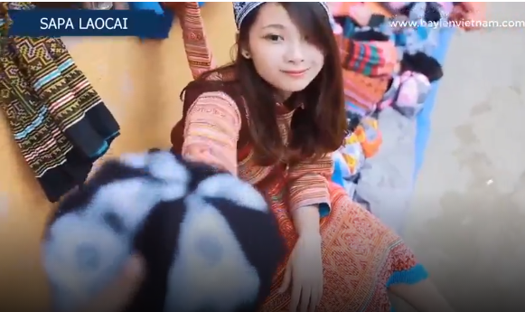 Rất nhanh chóng, cư dân mạng đã "truy tìm" ra cô gái dễ thương này là Phạm Linh Trang (sinh năm 1995, ở Tuyên Quang).
