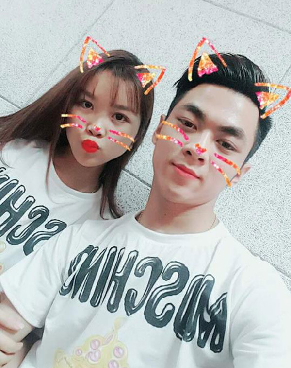 Không chỉ khéo tay, chồng tương lai của cô nàng này khá điển trai. Điều này càng khiến dân mạng thêm "phát hờn", ganh tỵ.
