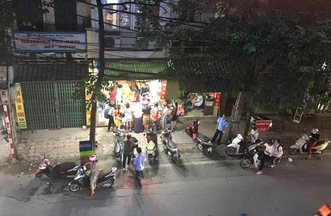 Lượng khách của Bảo Phương vào buổi tối cũng không đông hơn ban ngày là bao.