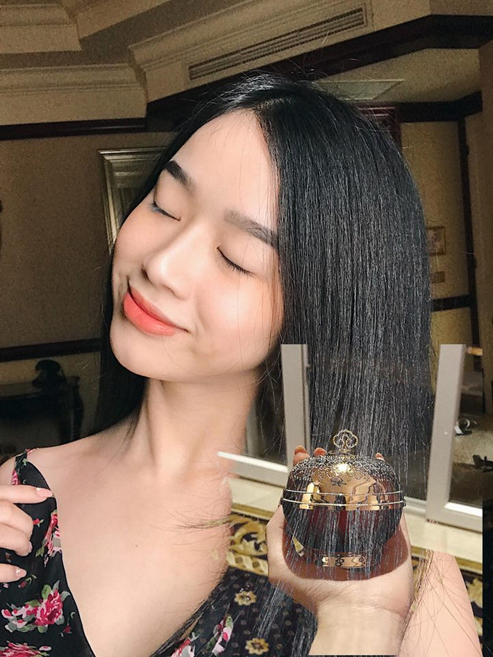 Không chỉ vậy, các đường nét trên khuôn mặt cô nàng cũng khá hài hòa.