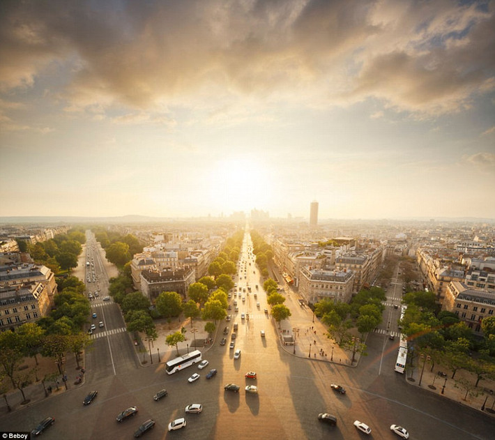 Cảnh tượng hoàng hôn được Grondin ghi lại tại thành phố Paris, Pháp. (Nguồn: Daily Mail)