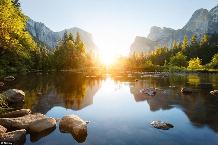 Khung cảnh bình minh trong vườn quốc gia Yosemite, bang California, Mỹ. (Nguồn: Daily Mail)