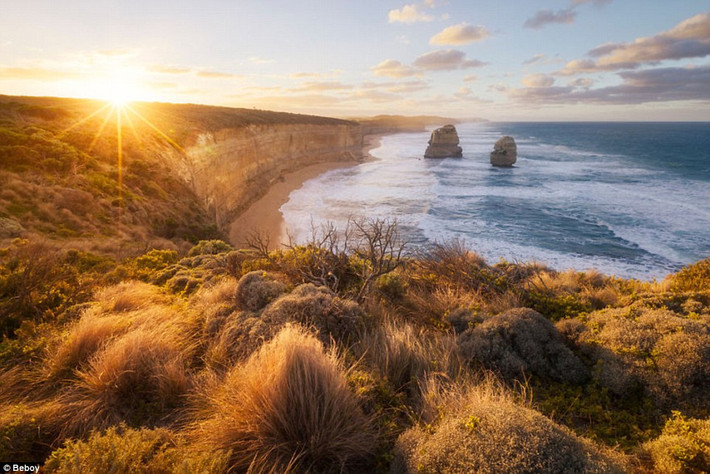 Khung cảnh hoàng hôn ở Australia. Những bức ảnh của nhiếp ảnh gia Grondin đã thu hút được hơn 34.000 người theo dõi trên Facebook và 13.200 người theo dõi trên Instagram. (Nguồn: Daily Mail)