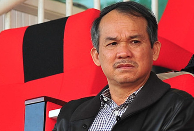 Bao nhiêu lần chăn trâu, cắt cỏ là bấy nhiêu lần tranh thủ học bài để thi đại học. Tuy nhiên, ước mơ vào đại học của bầu Đức lại không thành sự thật. Đây cũng là một trong những bước ngoặt để bầu Đức bước sang con đường kinh doanh. Ảnh: Tiền phong.