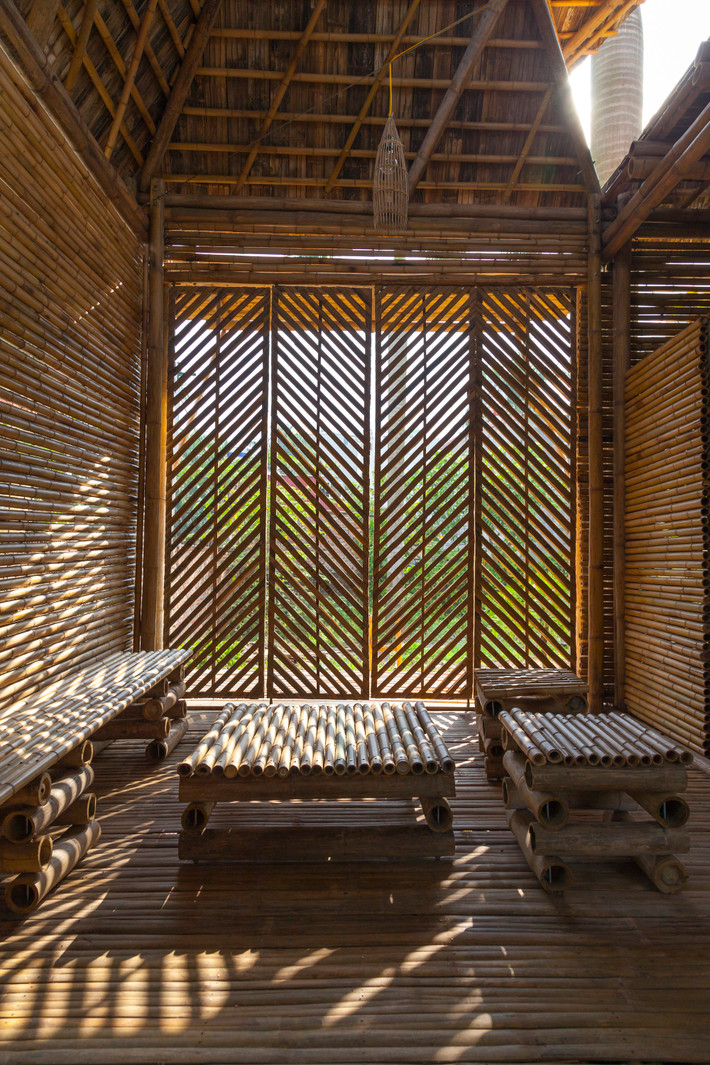 Nội thất tre giản dị.