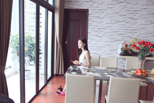 Căn hộ có ban công thoáng rộng với view rất đẹp.