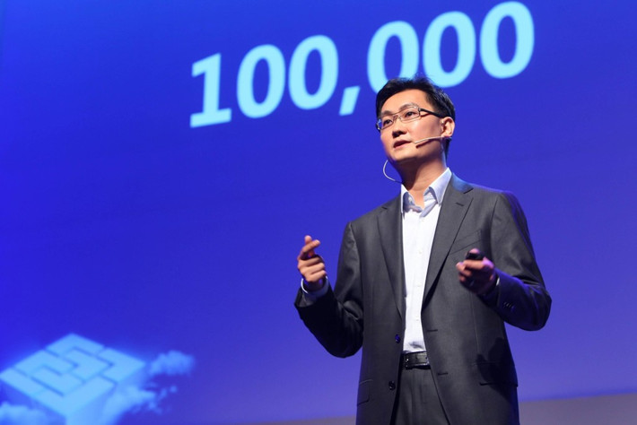 Sau đó, Tencent tiếp tục cho ra đời WeChat - ứng dụng tin nhắn phổ biến nhất hiện nay của Trung Quốc với 900 triệu người dùng. Ảnh: SocialbrandWatch.