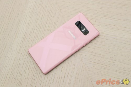 Màu sắc độc đáo nhưng mức giá Galaxy Note 8 hồng vẫn không thay đổi 950 euro(khoảng 26 triệu đồng). Ảnh: ePrice.