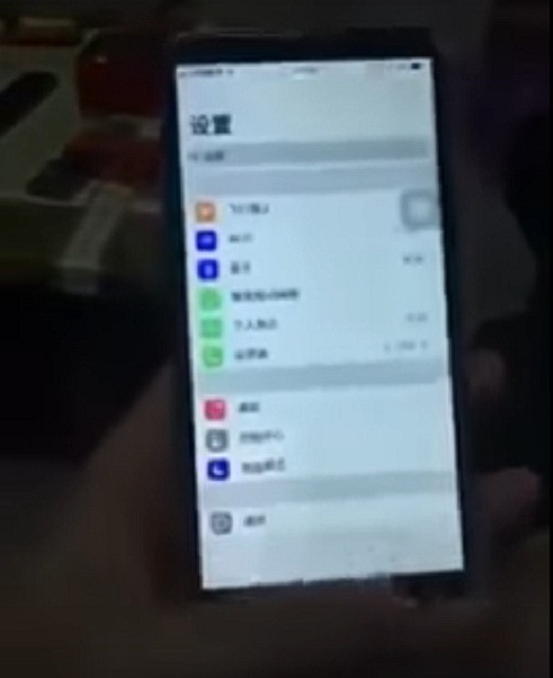 Theo quan sát, máy có thể chạy hệ điều hành Android. Ảnh: Youtube.