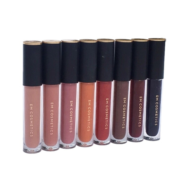 Với giá bán 16 USD (khoảng 360.000 đồng) bộ sưu tập son kem lì Infinite Lip Cloud của Michelle Phan nhanh chóng thu hút sự quan tâm của cộng đồng yêu làm đẹp. Ngay khi lên kệ, sản phẩm đã cháy hàng sạch sẽ trên các web. Ảnh: Cali Beaute.