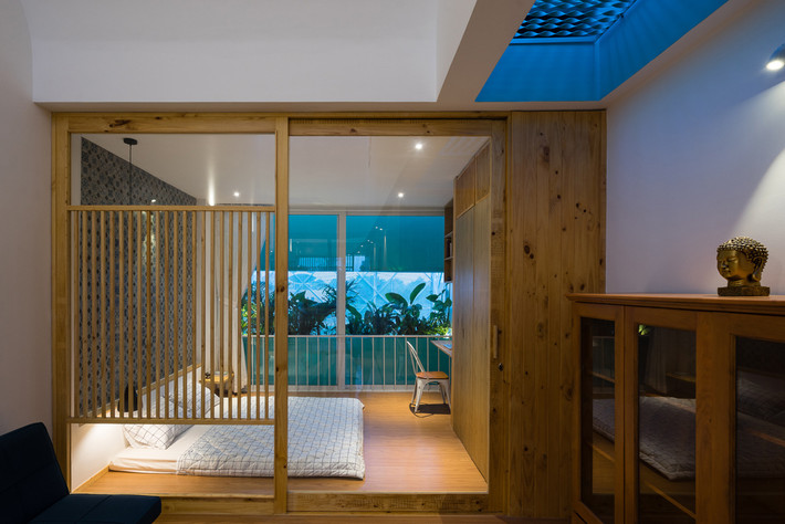 Vách ngăn di động giúp phân chia không gian riêng nhưng khi cần có thể xếp gọn, đưa các phòng một không gian chung rộng rãi.