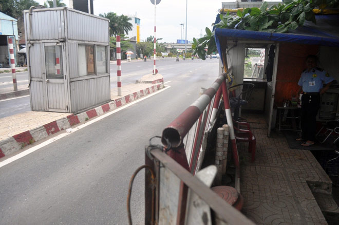 Theo tìm hiểu, trạm này dừng thu phí vì việc thu phí hoàn vốn cho cầu Bình Triệu 2 đã xong. Tuy nhiên, trạm này vẫn chưa tháo dỡ vì cầu Bình Triệu 2 chỉ là một hạng mục trong dự án BOT cầu Bình Triệu 2, nhiều hạng mục khác thuộc dự án này chưa hoàn thành nên trạm được giữ lại để sau này tiếp tục thu phí.