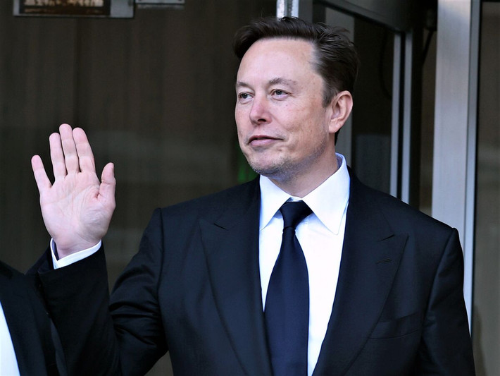 Những nỗ lực không ngừng nghỉ và tham vọng trong sự nghiệp đã đưa Elon Musk đến đỉnh cao. Tuy nhiên, có những cái giá phải đánh đổi để có được thành công đó. Ảnh: Bloomberg