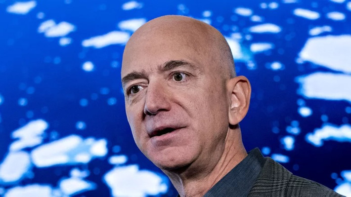 Tháng 7/2018, Jeff Bezos mua một biệt thự trị giá 12,9 triệu USD nằm ngay sau một biệt thự khác ở Beverly Hills của ông. Bật động sản rộng hơn 400m2 gồm 4 phòng ngủ và 6 phòng tắm. Ảnh: Getty