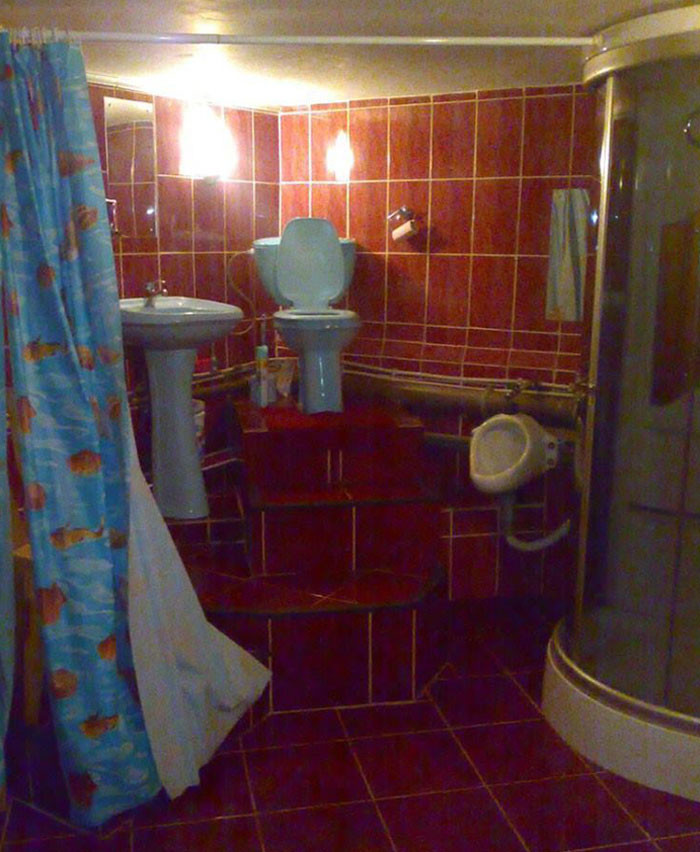 Nhà vệ sinh toàn năng.