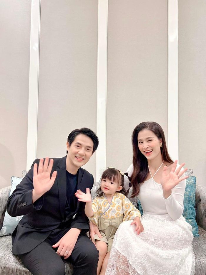 Đông Nhi - Ông Cao Thắng là một trong những cặp đôi được yêu thích nhất nhì của showbiz Việt. Ngoài sự nghiệp đỉnh cao, chốn đi về của cặp đôi cũng khiến khán giả phải "mắt tròn mắt dẹt". Ảnh: FB Đông Nhi