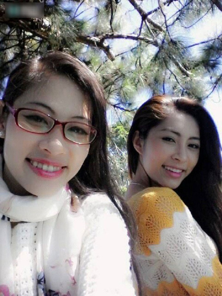 Trong khi Hoa hậu Đại dương Đặng Thu Thảo vượt qua biến cố ly hôn cách đây không lâu thì chị gái của cô là Đặng Thùy Trang đang hạnh phúc bên người chồng thứ 2. Cặp đôi khá sung túc và sở hữu bất động sản đắt giá.