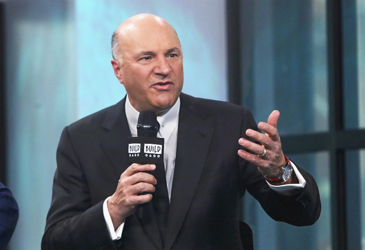 Triệu phú Kevin O’Leary cũng thường đưa ra lời khuyên rất bổ ích về tài chính, chi tiêu dành cho giới trẻ. Ông khuyên, muốn giàu thì đừng nên đi cà phê sang chảnh, đừng mua nhiều quần áo và đừng phô trương trong đám cưới. Ảnh: Times