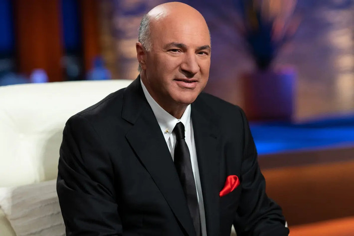 Thay vào đó, Kevin O’Leary vẫn thường mua gà 5 USD (115.000 đồng) ở siêu thị và 20 USD (460.000 đồng) quần jeans để mặc. Ảnh: CNBC