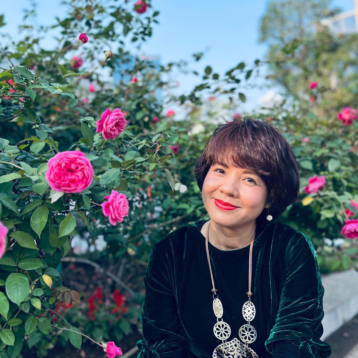 Diễm Quỳnh là một trong những MC kỳ cựu của VTV. Bên cạnh công việc, MC Diễm Quỳnh còn thường xuyên chia sẻ hình ảnh đời thường trên mạng xã hội.