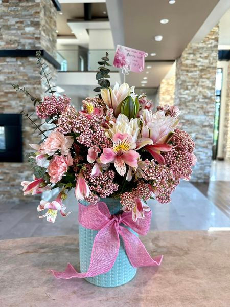Nữ doanh nhân cho biết, không chỉ dịp lễ, mỗi ngày tổ ấm của hai mẹ con cô đều có hoa tươi.