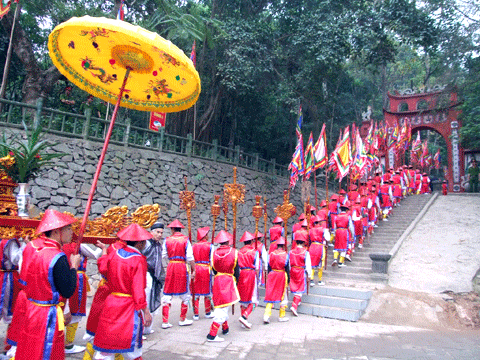 Tour du lịch Hà Nội - Đền Hùng (Phú Thọ) có thể là gợi ý không tồi cho du khách hành hương đầu năm. Mức chi phí cho tour Đền Hùng trong ngày dao động từ 400.000 đồng/người.