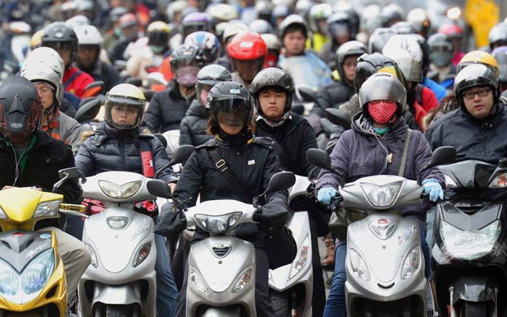 Hàng nghìn người di chuyển bằng xe máy thường xuyên phải đối mặt với cảnh tắc đường ở Đài Bắc, Đài Loan.