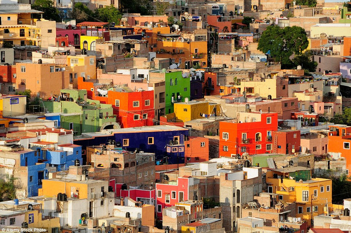 Thị trấn Guanajuato ở Mexico nổi tiếng với những lối đi và những ngôi nhà đầy sắc màu.