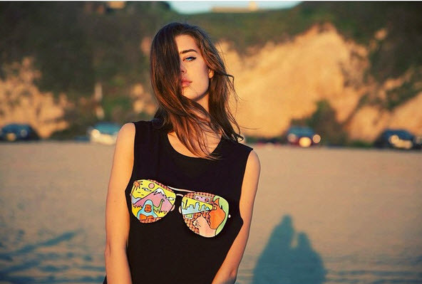 Đôi mắt có sức hút kỳ lạ của Sarah.