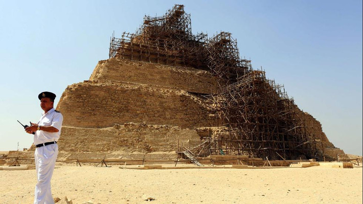 Kim tự tháp Djoser ở Ai Cập được cho là cấu trúc bằng đá lâu đời nhất thế giới, với hơn 4.600 năm tuổi.