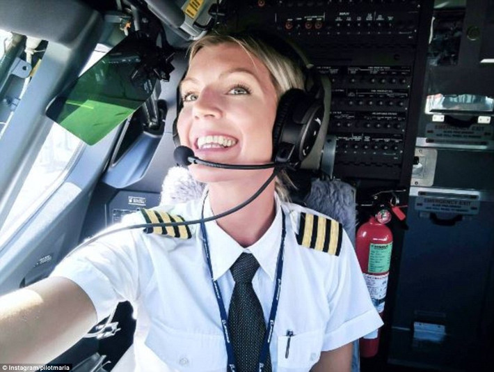 Nữ phi công Maria Pettersson, 32 tuổi, có sở thích chụp ảnh “tự sướng” và chia sẽ cho bạn bè trên mạng xã hội Instagram.