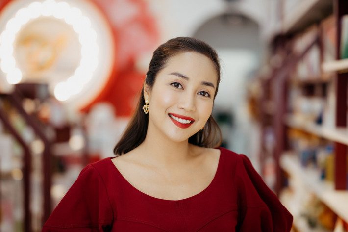 Theo danh sách 102 nghệ sĩ được xét duyệt phong tặng danh hiệu Nghệ sĩ ưu tú năm 2023 đã được công bố, Ốc Thanh Vân là nghệ sĩ thứ 65. Ốc Thanh Vân được phong danh hiệu với tư cách diễn viên, hoạt động tại sân khấu kịch Hồng Vân, TP HCM. Ảnh: Dân Việt