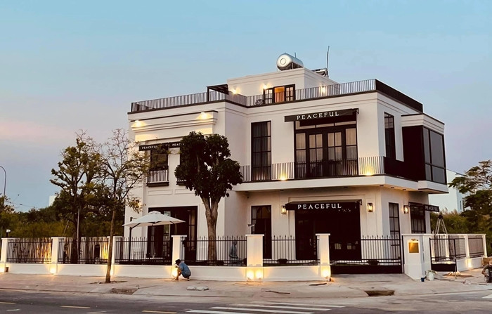 Biệt thự của Quốc Trường trị giá khoảng 45 tỷ đồng, được thiết kế theo phong cách hiện đại.