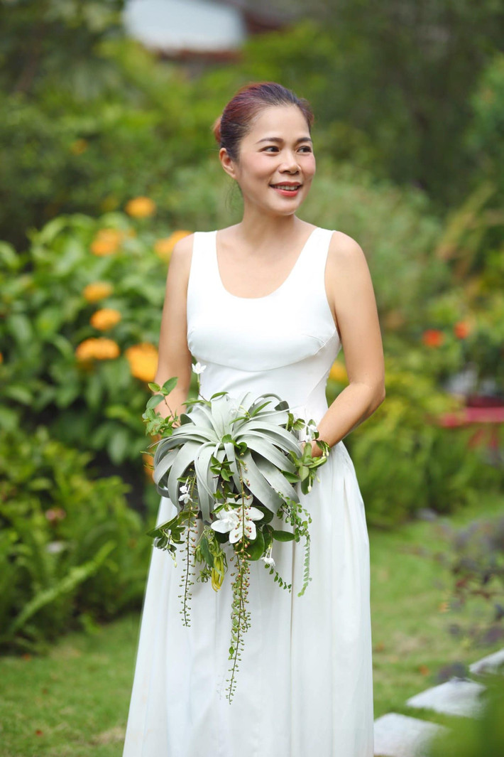 Không chỉ có một sự nghiệp rực rỡ, ca sĩ Mỹ Lệ còn khiến công chúng ngưỡng mộ bởi một lối sống "sạch sẽ" và một gia đình hạnh phúc. Ảnh: FBNV