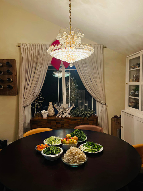 Phòng ăn bài trí đơn giản nhưng ấm cúng,l đẹp mắt.