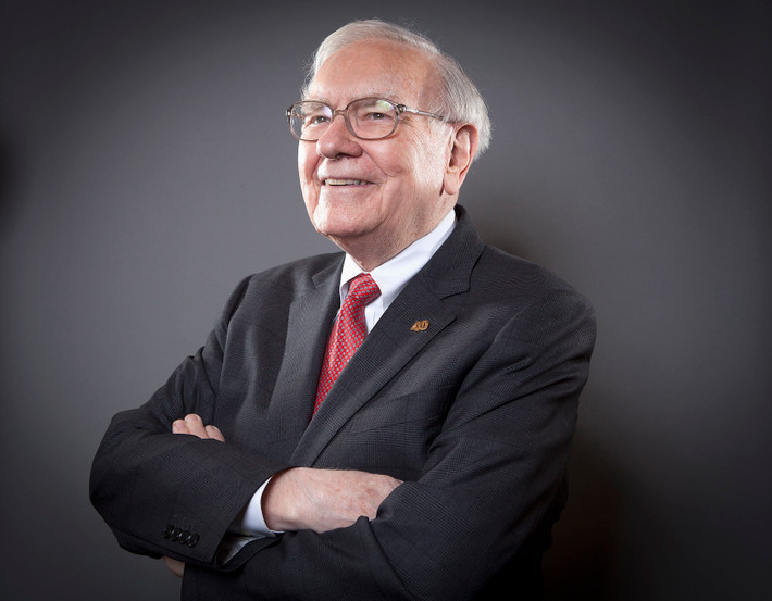 Tuy nhiên, Warren Buffett lại sống một cuộc đời vô cùng giản dị. Tính tiết kiệm và tư duy tối giản đóng vai trò quan trọng trong sự thành công đầy ấn tượng của nhà đầu tư huyền thoại. Ảnh: Unitsky Group